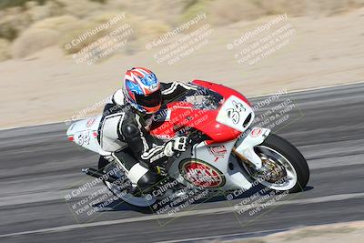 media/Dec-01-2025-Moto Forza (Mon) [[2daa91e15f]]/3-Beginner Group/Session 4 Turn 9/